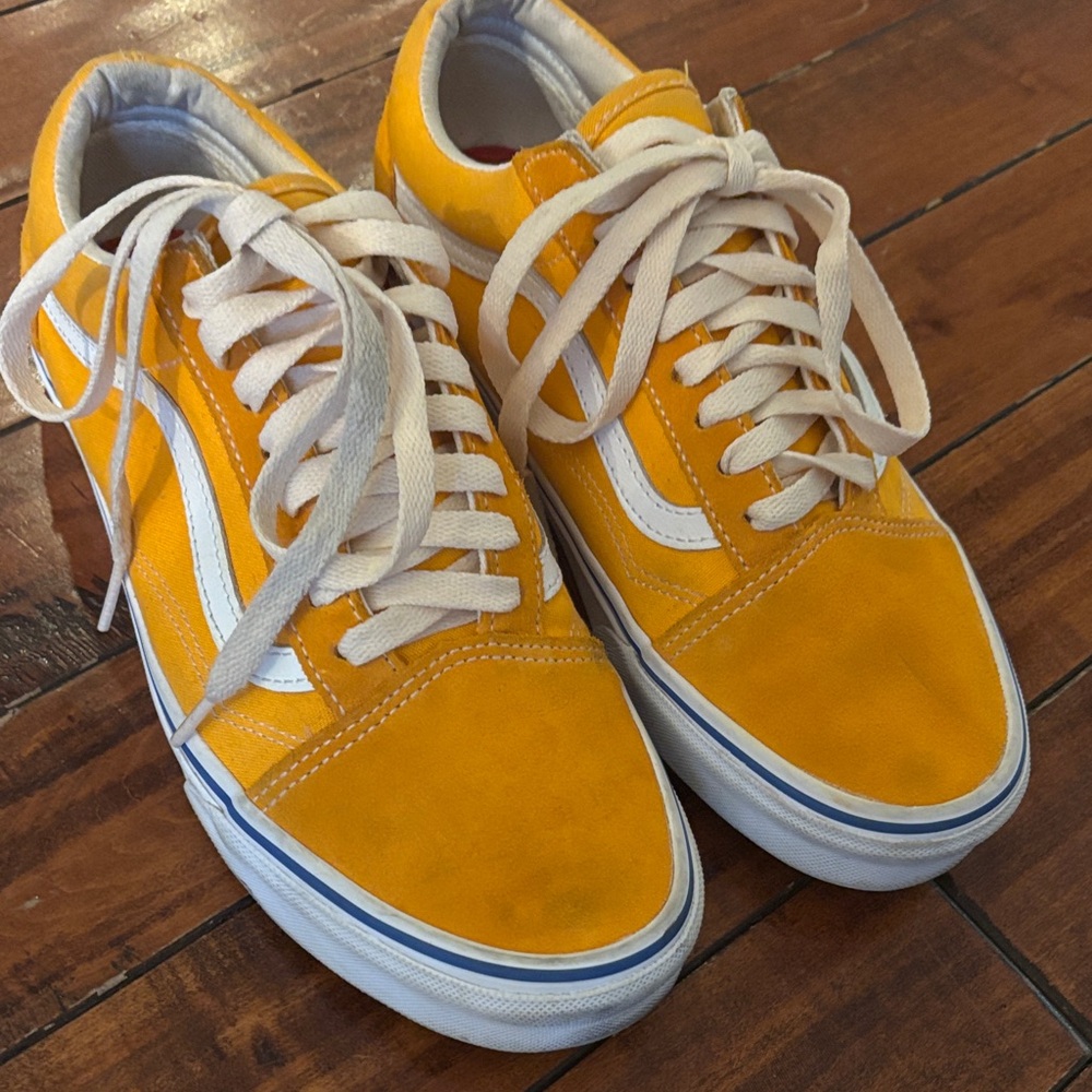 VANS Vibrant Orange  women’s  Sneakers